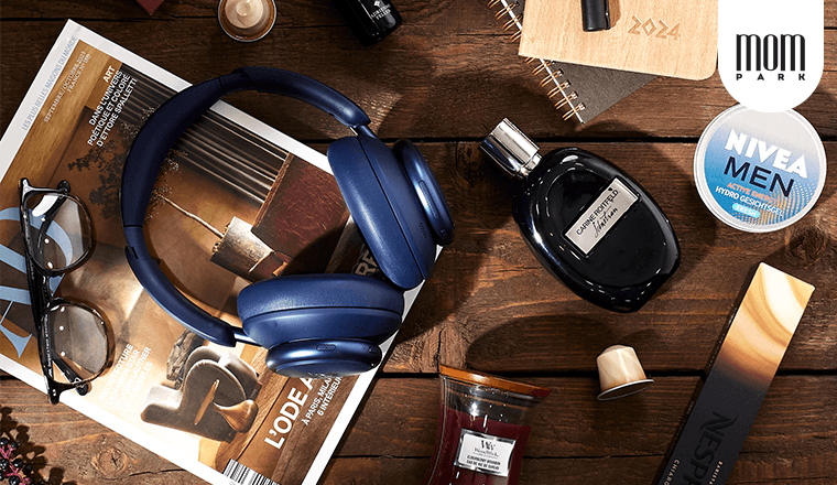 Évindítás egy csésze kávé mellett